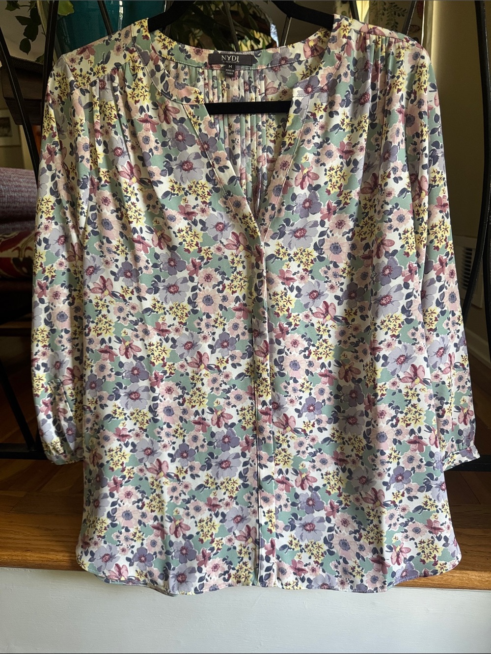 Medium NYDJ Pastel Floral V-Neck Button-Front Blouse